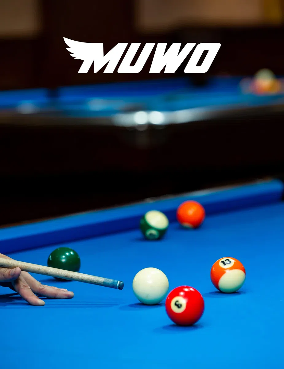 MUWO Winner Pro Billardtisch inkl. einem Satz Kugeln, mit Aufbaudreieck, 2 Queues, mit Kreide und Einer Bürste. Tisch im Original-Stil. Maße (LxBxH): 183 cm x 102 cm x 81 cm, Gewicht 80 kg, 2 Farben