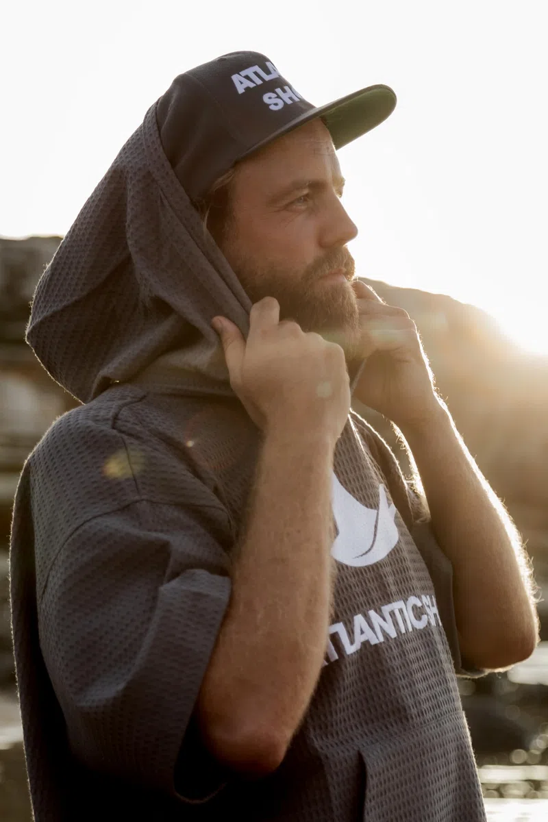 ATLANTIC SHORE | Surf Poncho | Travel Edition aus 100% Baumwolle (Waffelpiqué) | Unisex | Travel für Erwachsene