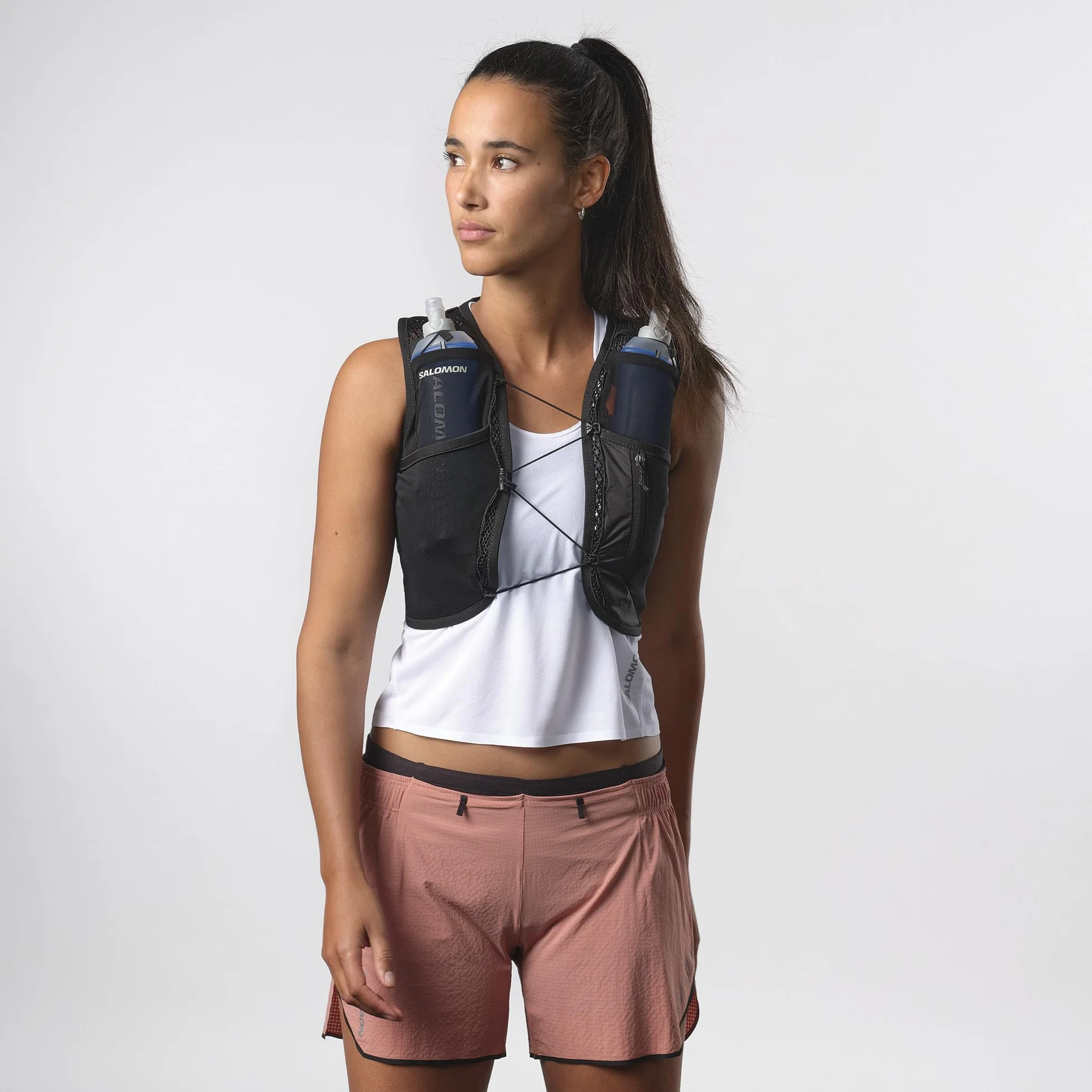 Salomon Active Skin 4 Damen, SensiFit frauenspezifische Passform, Brusttaschen mit einfacher Flüssigkeitszufuhr, sichere Aufbewahrung mit benutzerdefinierter Köcherkompatibilität, Trailrunning-Weste