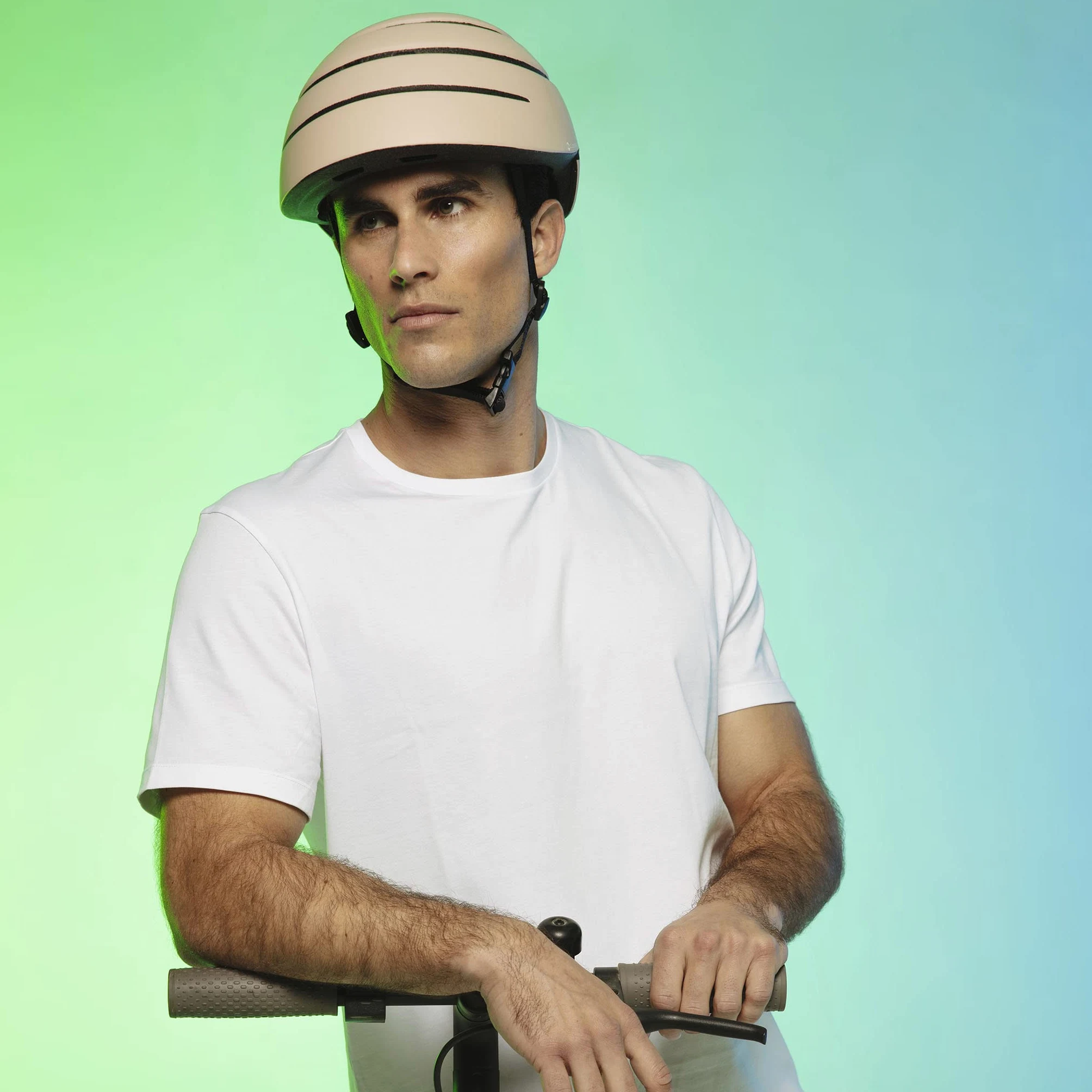 CLOSCA. Faltbarer Helm für Fahrräder und E-Scooter. Leicht, kompakt und Zertifiziert. Unisex-Design für Damen und Herren. Fahrradhelm für Erwachsene, ideal für Radfahren und Stadtfahrten.